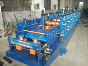 http://www.tairollform.com/wp-content/uploads/2017/03/Automatic-Storage-Rack-making-machine.jpg