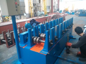 Stiffener roll forming machine for supermarket rack2