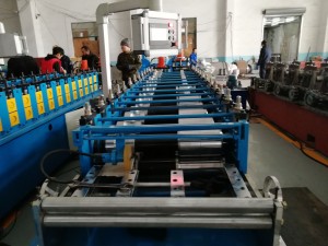 metal shutter door cold roll forming machine