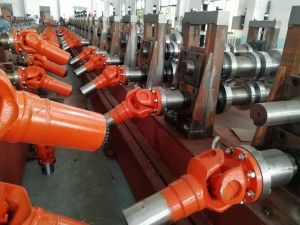 highway guardrail roll forming machine